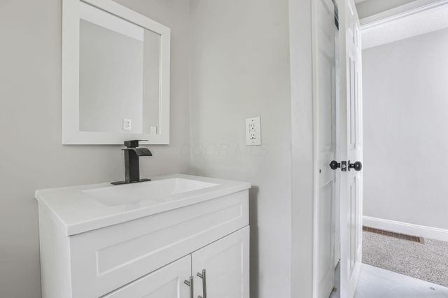 2288 Majestic Drive W, Columbus, OH 43232