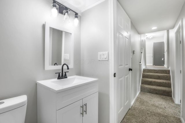 2288 Majestic Drive W, Columbus, OH 43232
