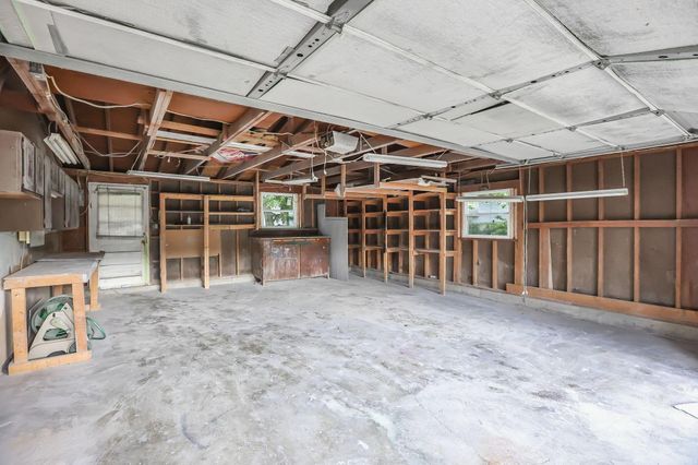 2288 Majestic Drive W, Columbus, OH 43232