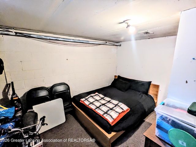 825 W Lake Lansing Road, East Lansing, MI 48823