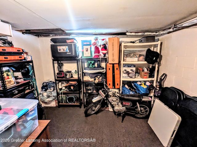 825 W Lake Lansing Road, East Lansing, MI 48823