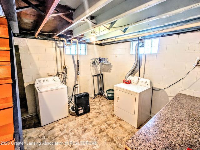 825 W Lake Lansing Road, East Lansing, MI 48823