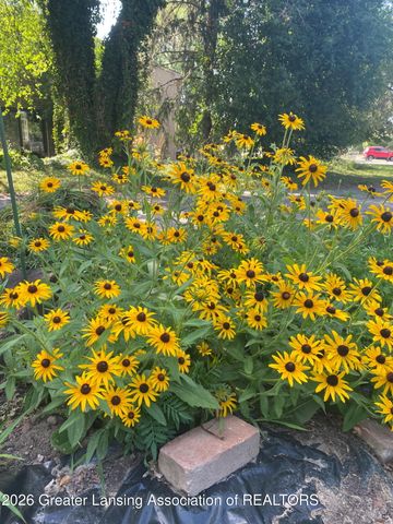 825 W Lake Lansing Road, East Lansing, MI 48823