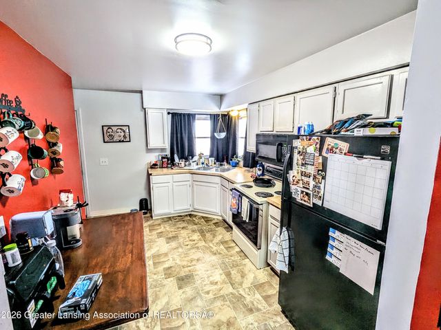 825 W Lake Lansing Road, East Lansing, MI 48823