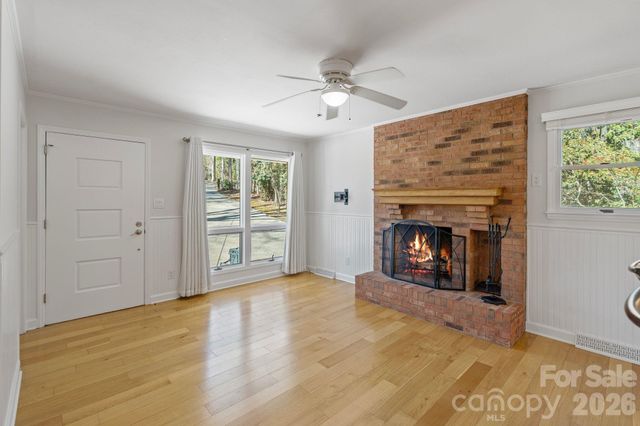 8032 Lakeview Drive, Denver, NC 28037