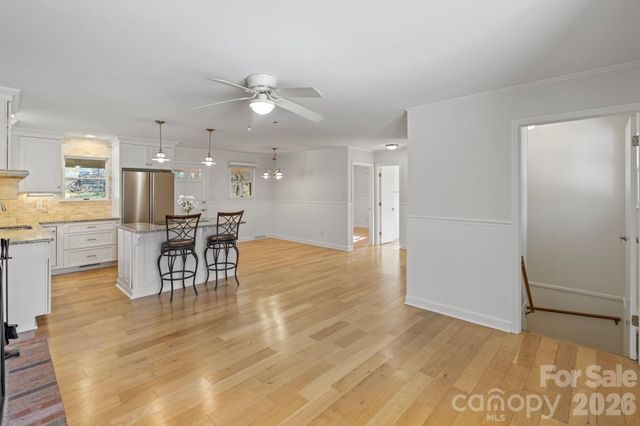 8032 Lakeview Drive, Denver, NC 28037