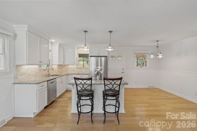 8032 Lakeview Drive, Denver, NC 28037