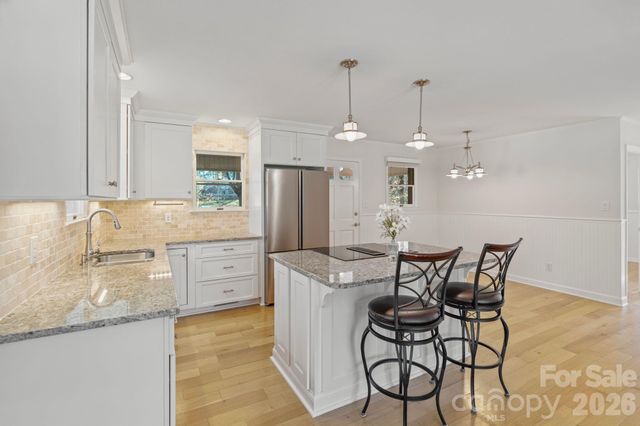 8032 Lakeview Drive, Denver, NC 28037