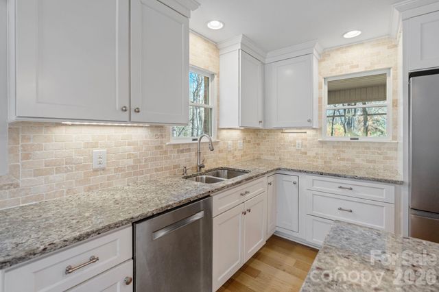 8032 Lakeview Drive, Denver, NC 28037