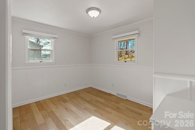 8032 Lakeview Drive, Denver, NC 28037