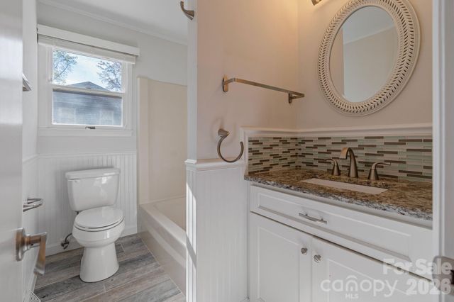 8032 Lakeview Drive, Denver, NC 28037