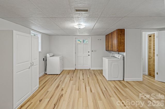 8032 Lakeview Drive, Denver, NC 28037