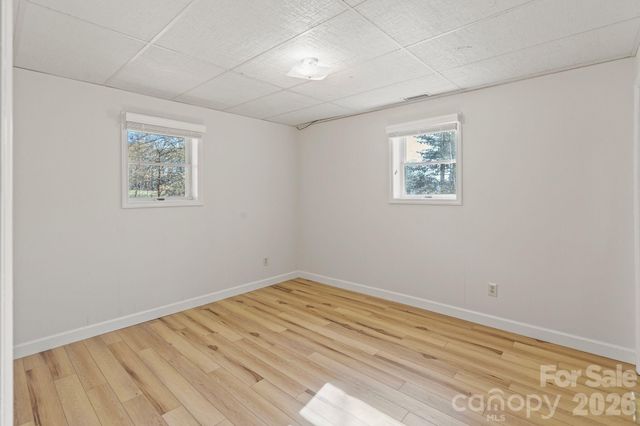 8032 Lakeview Drive, Denver, NC 28037