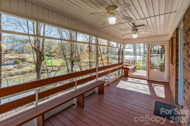 8032 Lakeview Drive, Denver, NC 28037