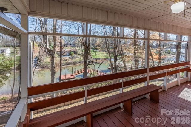 8032 Lakeview Drive, Denver, NC 28037