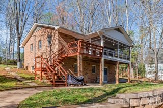 8032 Lakeview Drive, Denver, NC 28037