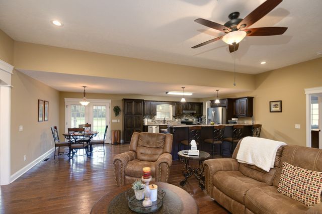 255 Troupe Rd, Shelbyville, TN 37160