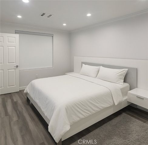 3381 Oakmont View Drive A, Glendale, CA 91208