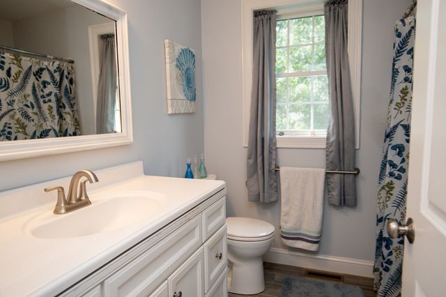332 Monponsett St, Hanson, MA 02341