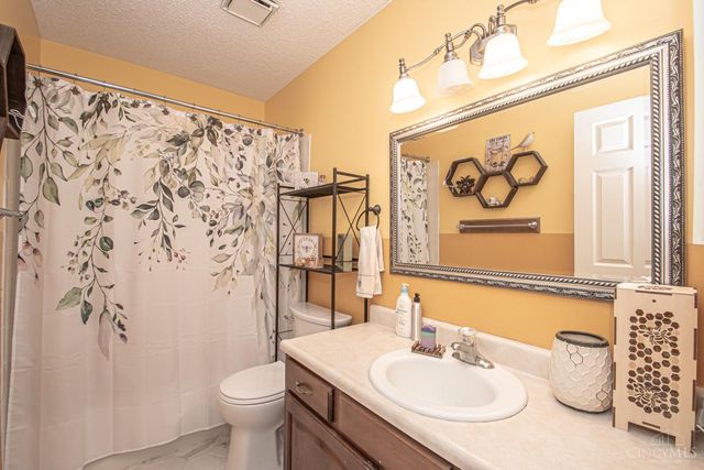 509 Tara Oaks Drive, Middletown, OH 45042