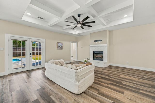 4825 Wichita Street, Granbury, TX 76048