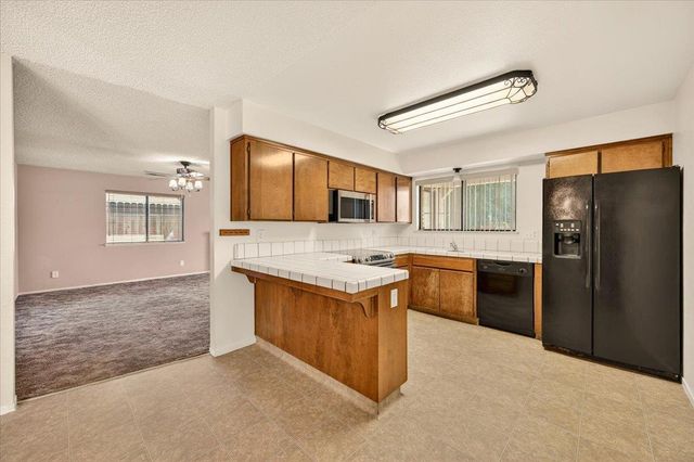 1715 Donner Avenue, Clovis, CA 93611