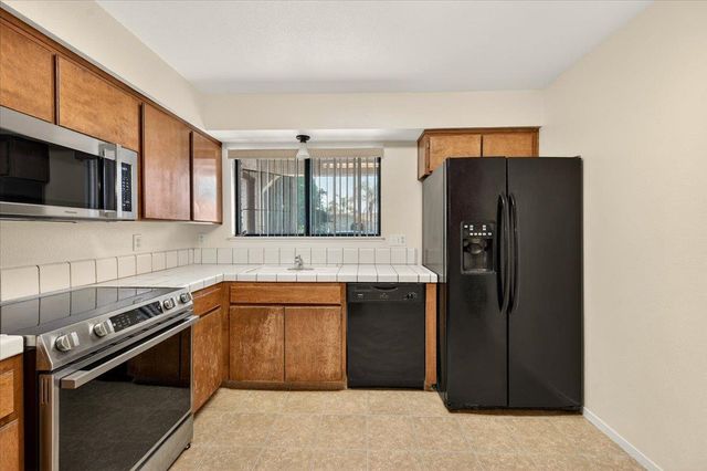 1715 Donner Avenue, Clovis, CA 93611