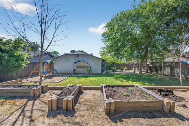 1715 Donner Avenue, Clovis, CA 93611