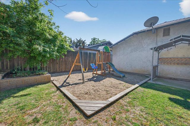 1715 Donner Avenue, Clovis, CA 93611