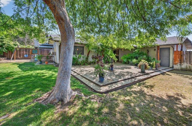 1715 Donner Avenue, Clovis, CA 93611