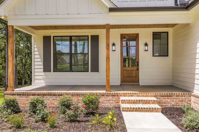 1167 Harmon Springs Rd, Dickson, TN 37055