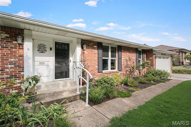 5535 Seagrave Court, St Louis, MO 63129
