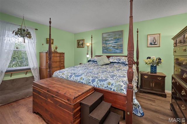 5535 Seagrave Court, St Louis, MO 63129