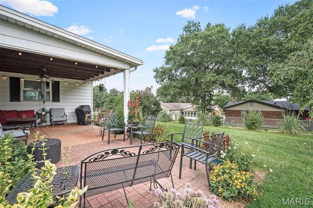 5535 Seagrave Court, St Louis, MO 63129