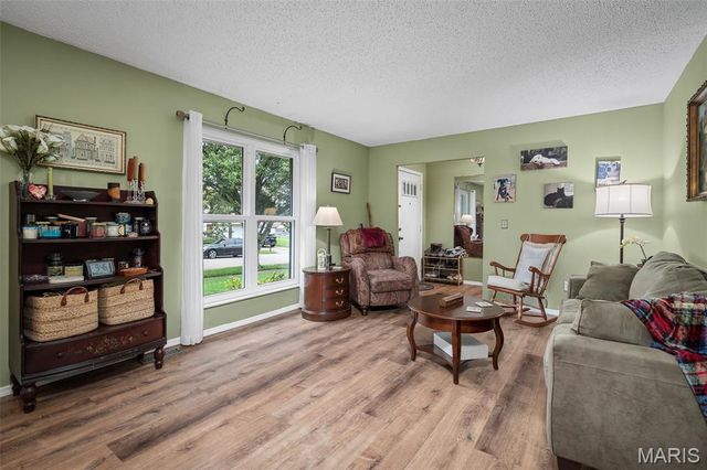 5535 Seagrave Court, St Louis, MO 63129