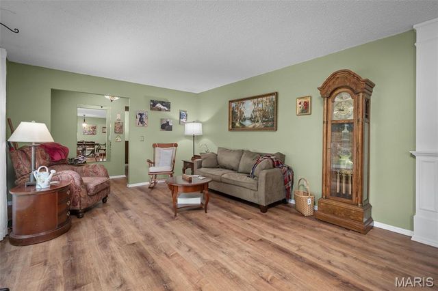 5535 Seagrave Court, St Louis, MO 63129