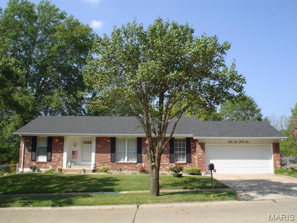 5535 Seagrave Court, St Louis, MO 63129