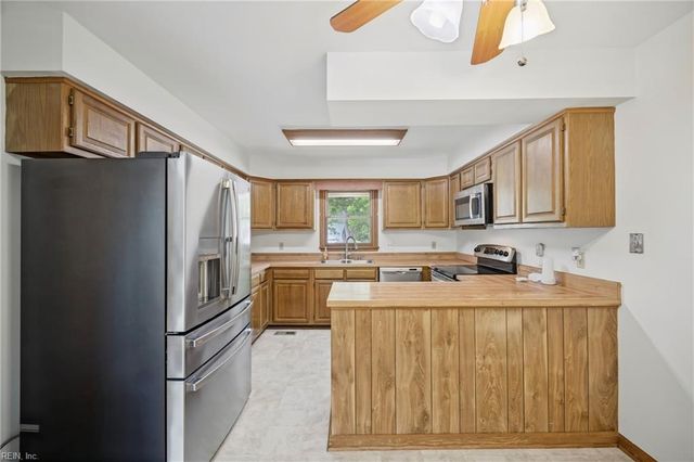 4161 Stonebridge LNDG, Chesapeake, VA 23321