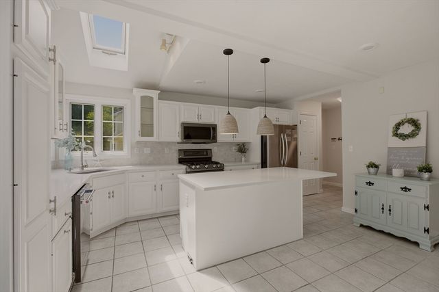 36 S. Brown St., Dartmouth, MA 02747