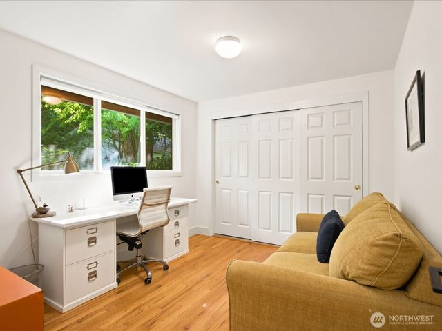 12428 68th Avenue NE, Kirkland, WA 98034