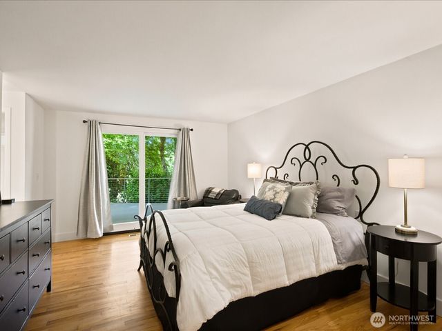 12428 68th Avenue NE, Kirkland, WA 98034
