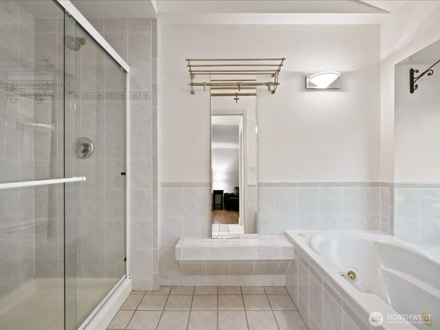 12428 68th Avenue NE, Kirkland, WA 98034
