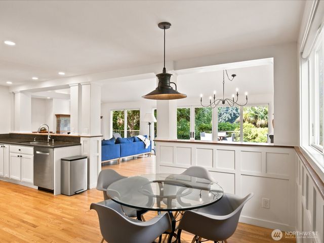 12428 68th Avenue NE, Kirkland, WA 98034