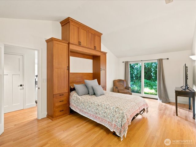 12428 68th Avenue NE, Kirkland, WA 98034