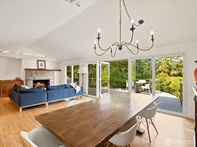 12428 68th Avenue NE, Kirkland, WA 98034