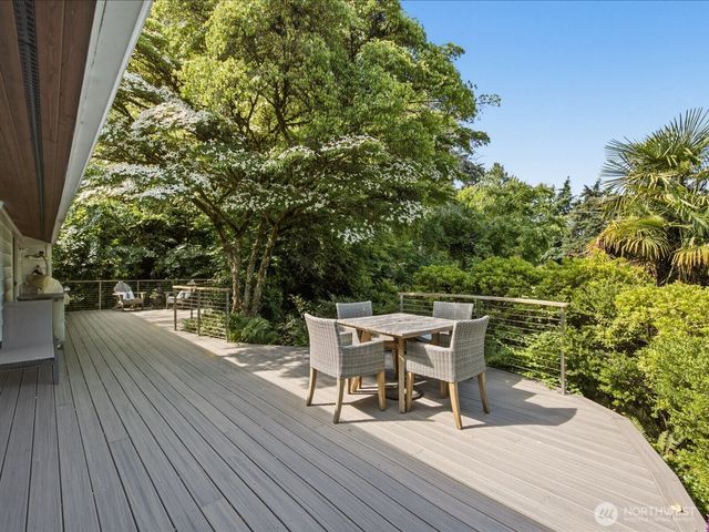 12428 68th Avenue NE, Kirkland, WA 98034