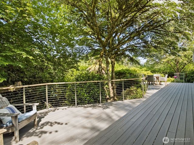 12428 68th Avenue NE, Kirkland, WA 98034