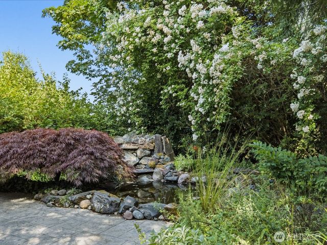 12428 68th Avenue NE, Kirkland, WA 98034