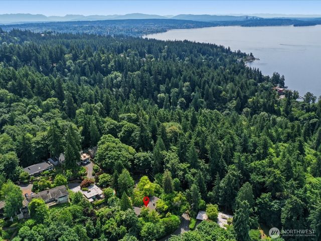 12428 68th Avenue NE, Kirkland, WA 98034