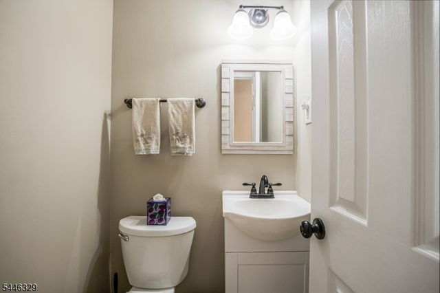 868 Robin Rd, Hillsborough Twp., NJ 08844